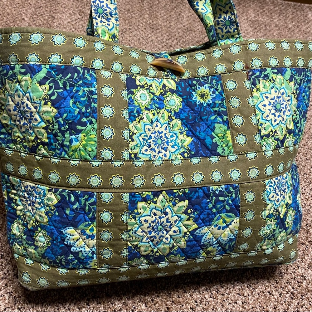 Quilted large tote blue green paisley pockets inside handles inside zip …